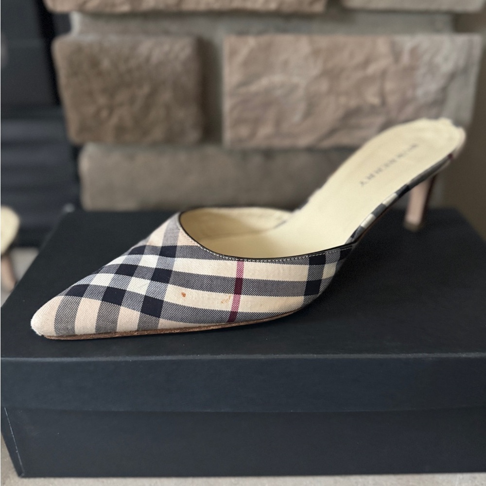 Burberry heels
OG box and dust bag - Picture 6 of 10